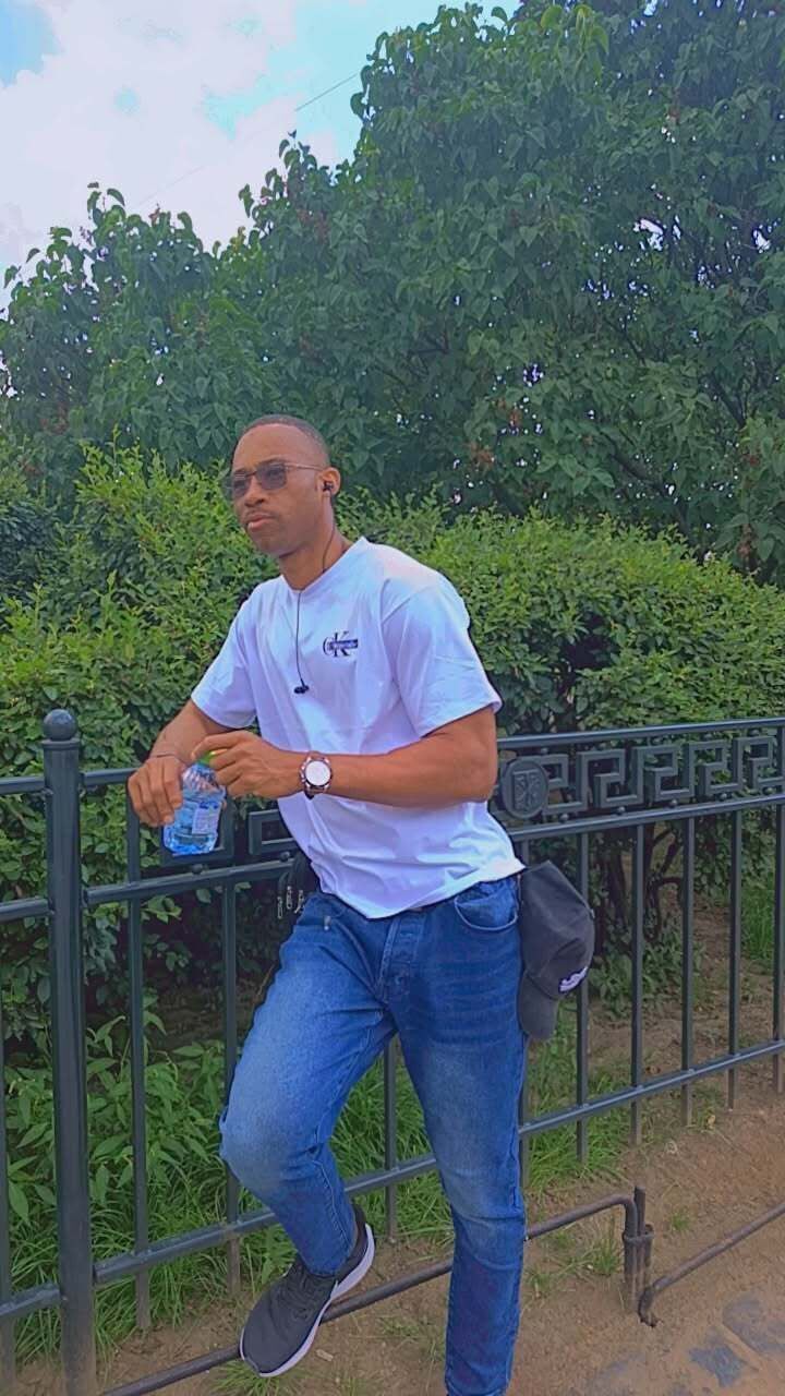  53880712  Mory Diawara, 26 ,    