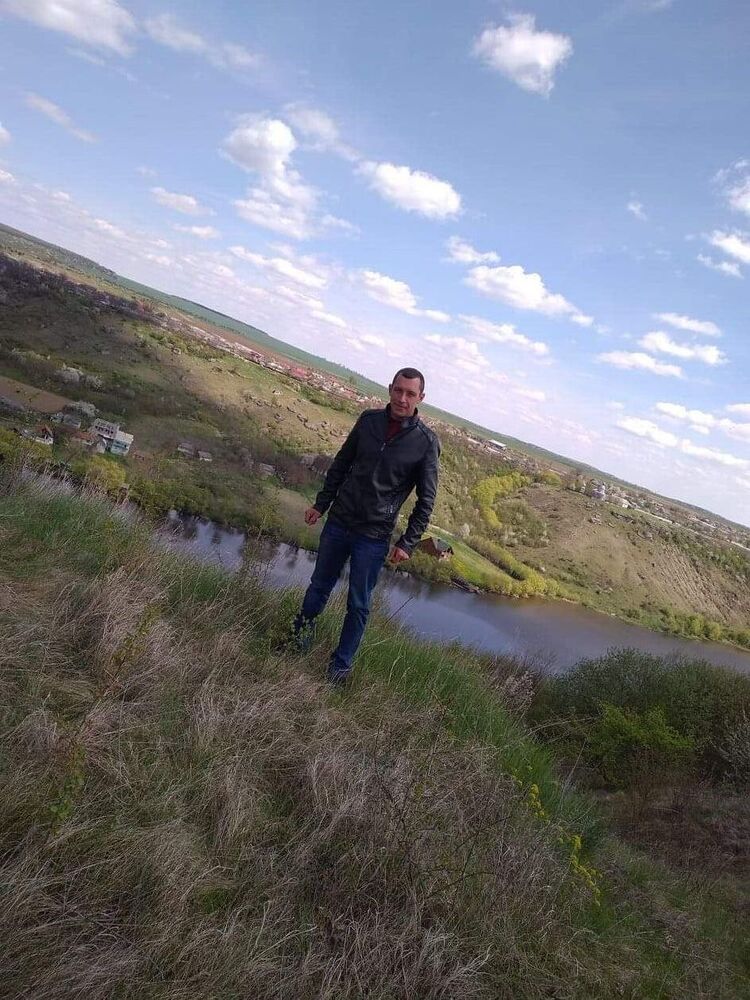  23174172  Andrii, 31 ,    