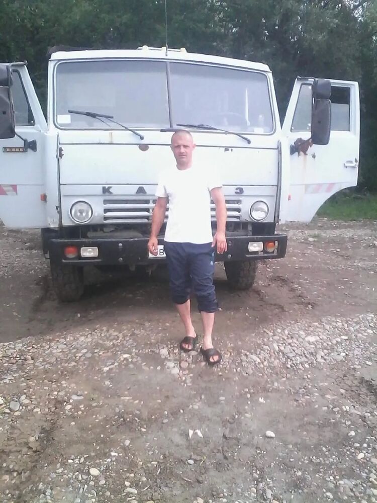  28403572  , 40 ,    