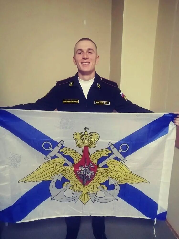  40683282  , 21 ,    -