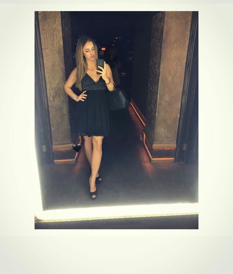  ,   Escorts, 39 ,   ,   , c 