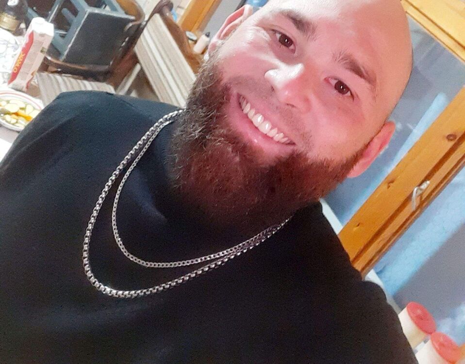  52879692  , 32 ,    