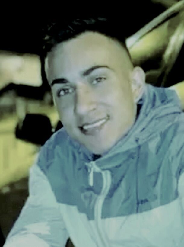  36544842  Tarik, 25 ,    