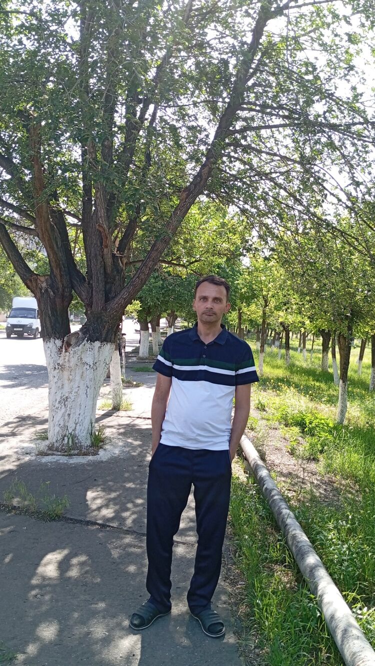  44729222  Henrik, 41 ,    