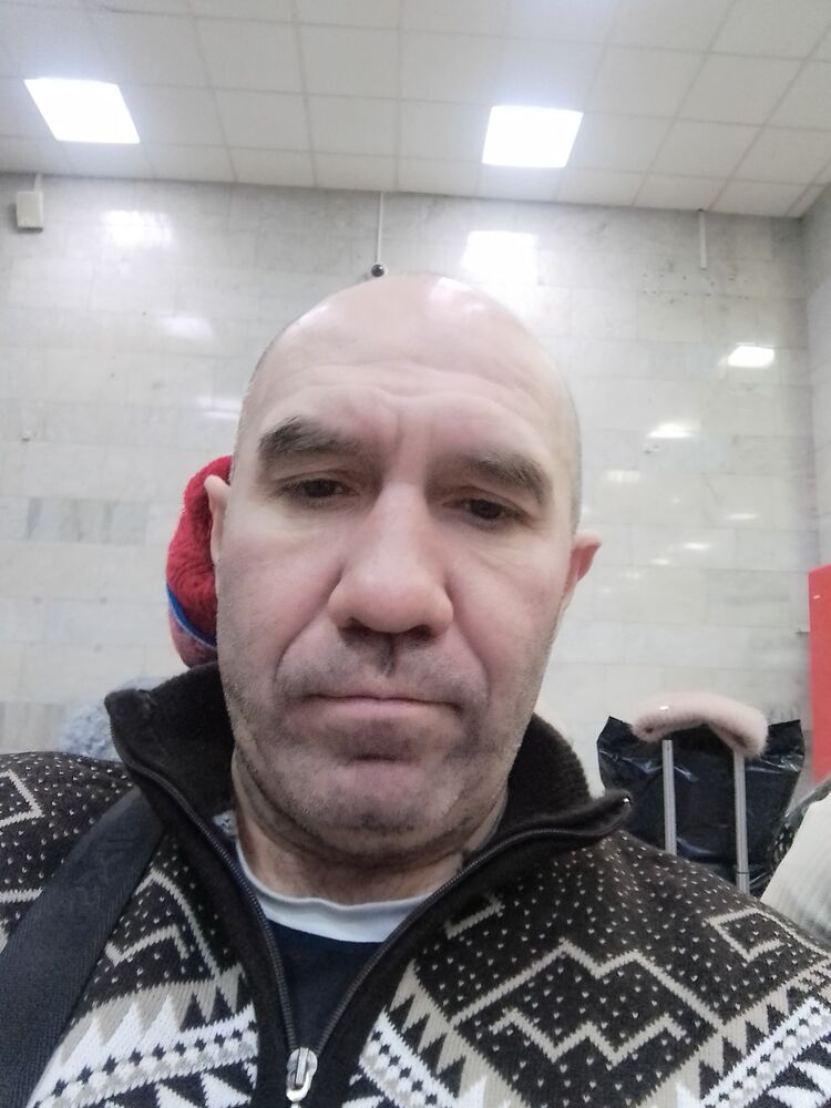  40748332  , 49 ,    