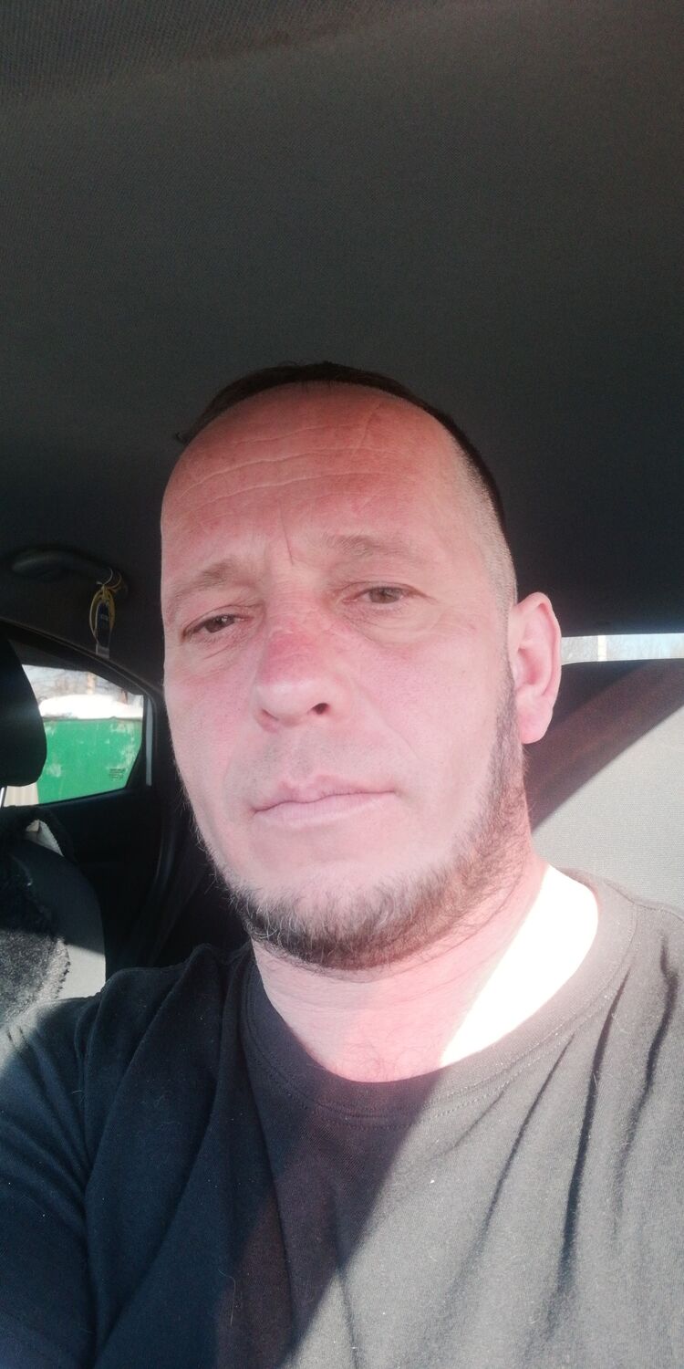  41373072  Roman, 47 ,    