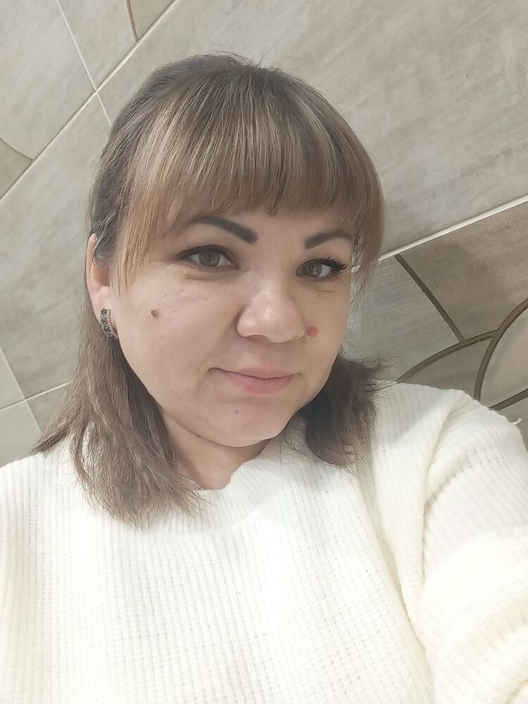  41988902  Anyuta, 41 ,    