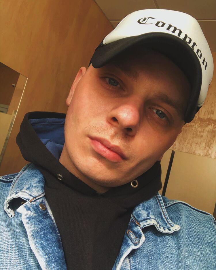  ,   Artyom, 31 ,   ,   , c , 
