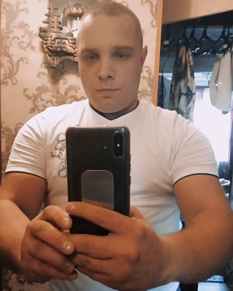  ,   Andrei, 42 ,   c 