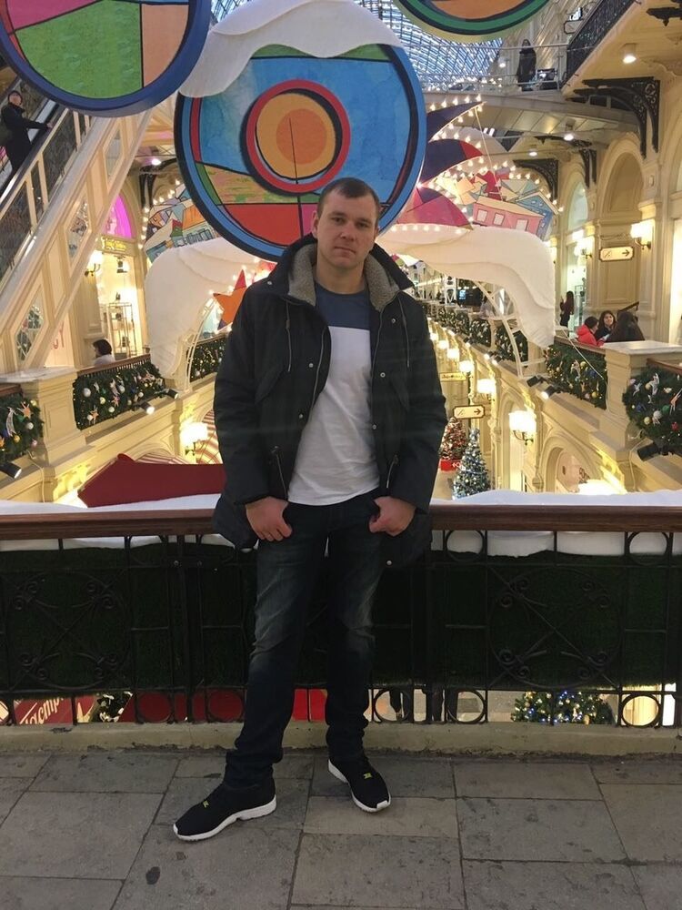  8903882  Aleksandr, 37 ,    