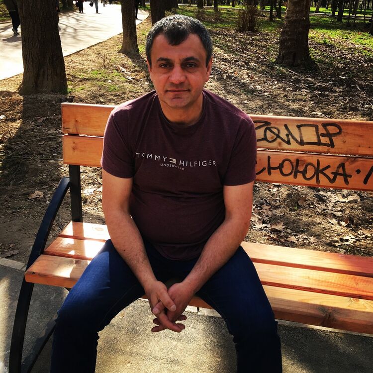  12272422  Alik, 44 ,    