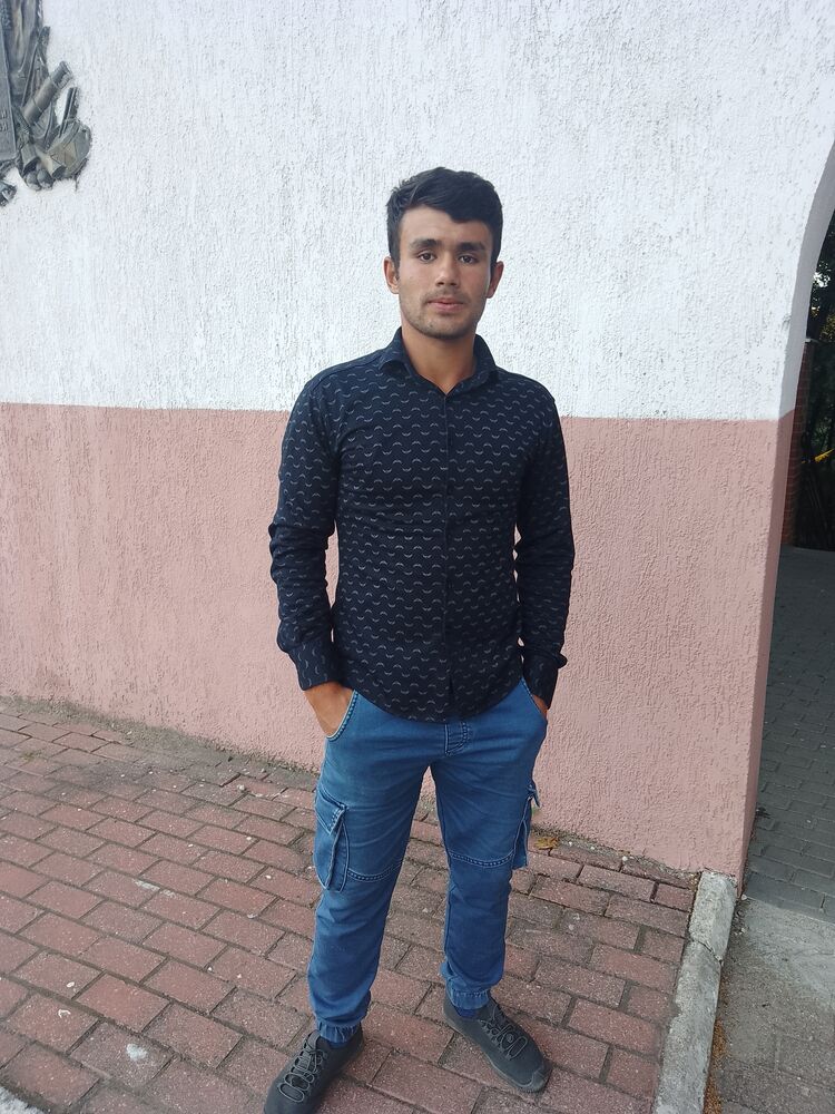  ,   Komron, 25 ,   ,   