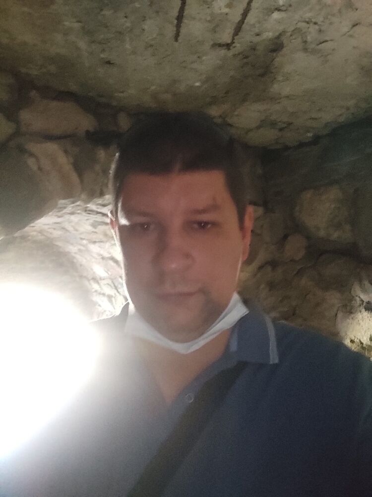  24101522  , 37 ,    