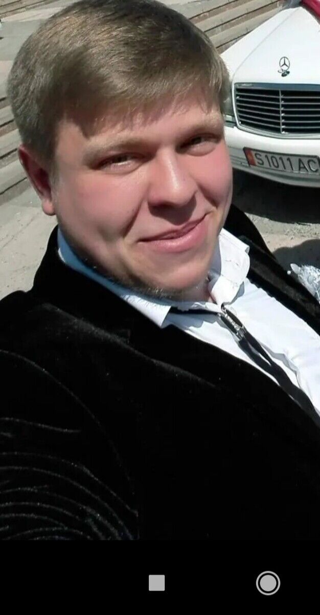  20063842  Nikolai, 30 ,    