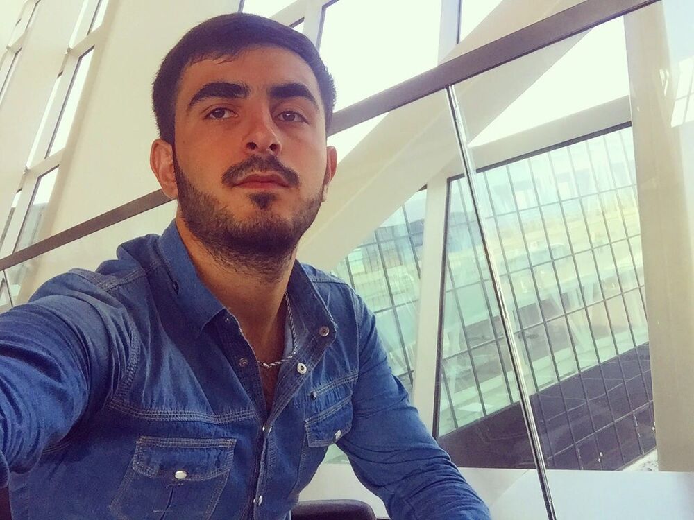  10749582  Elmir, 33 ,    