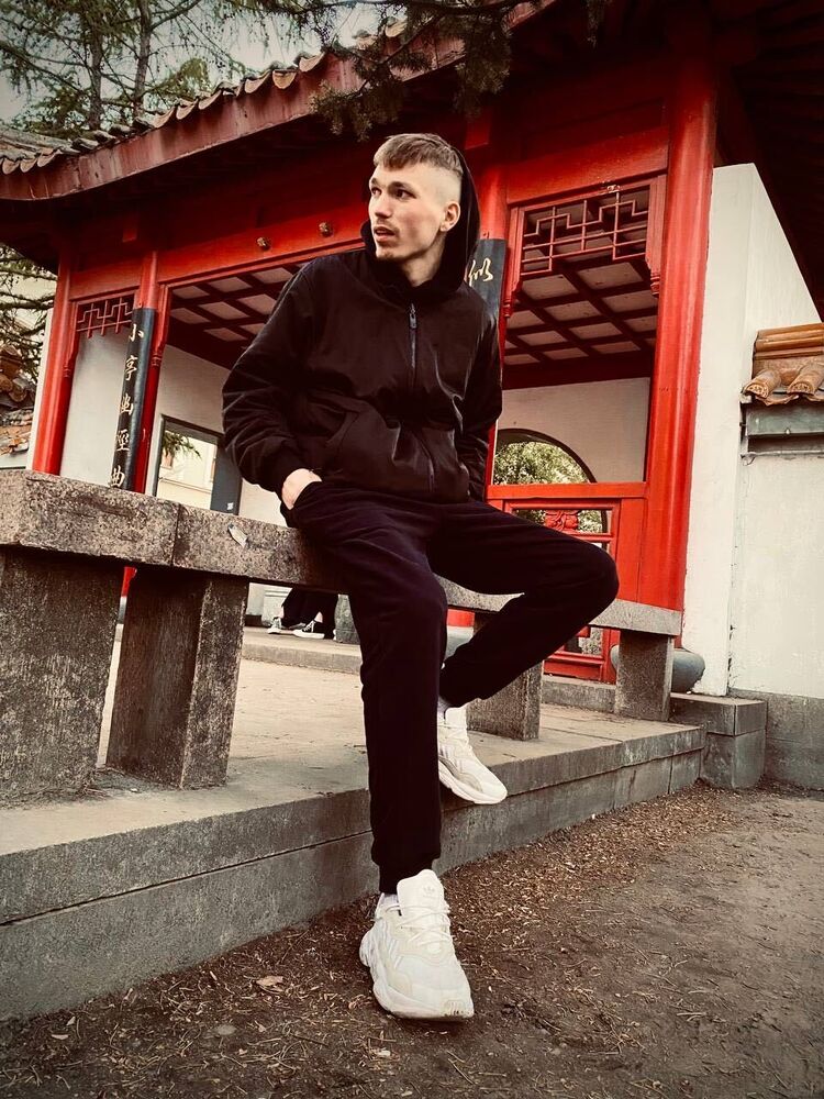  33882482  Vladimir, 27 ,    