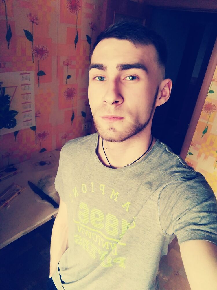  54747852  Ivan, 23 ,    