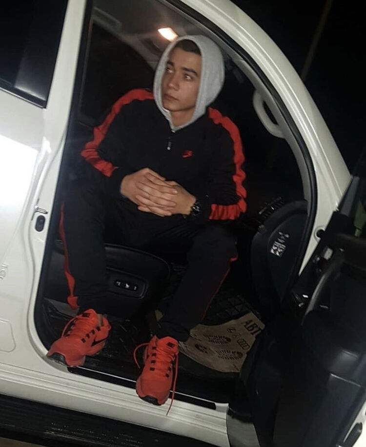  22651872  Nurik, 22 ,    