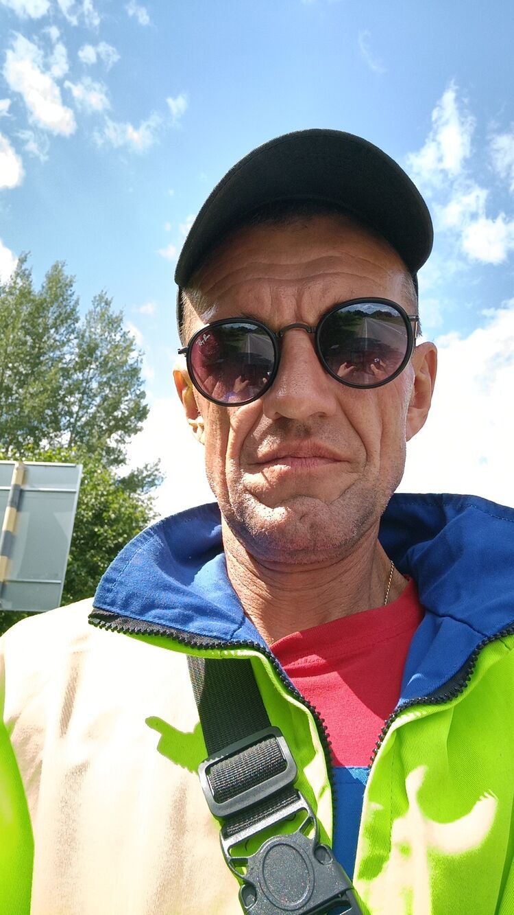  48727342  , 51 ,    