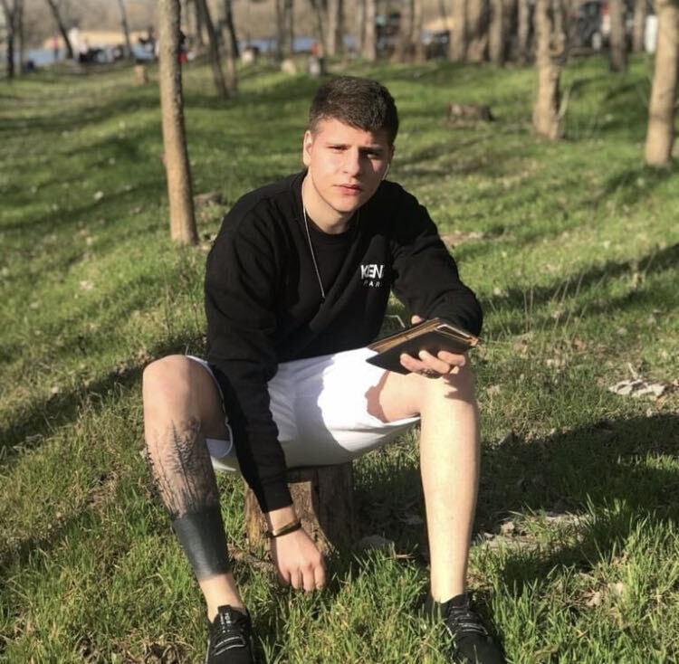  --,   Hassan, 28 ,   ,   