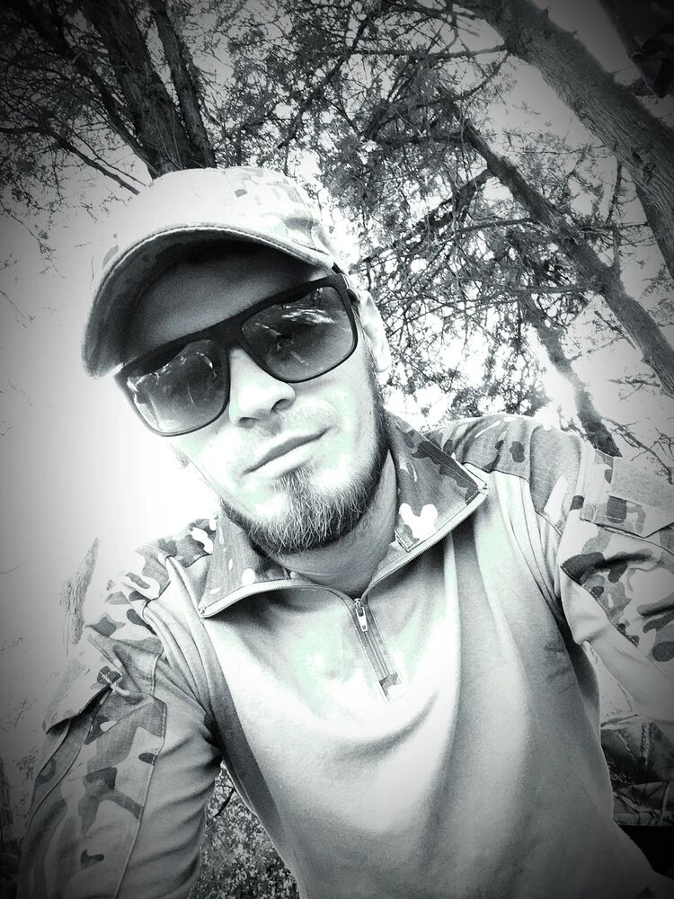  37618602  Daniel, 25 ,    