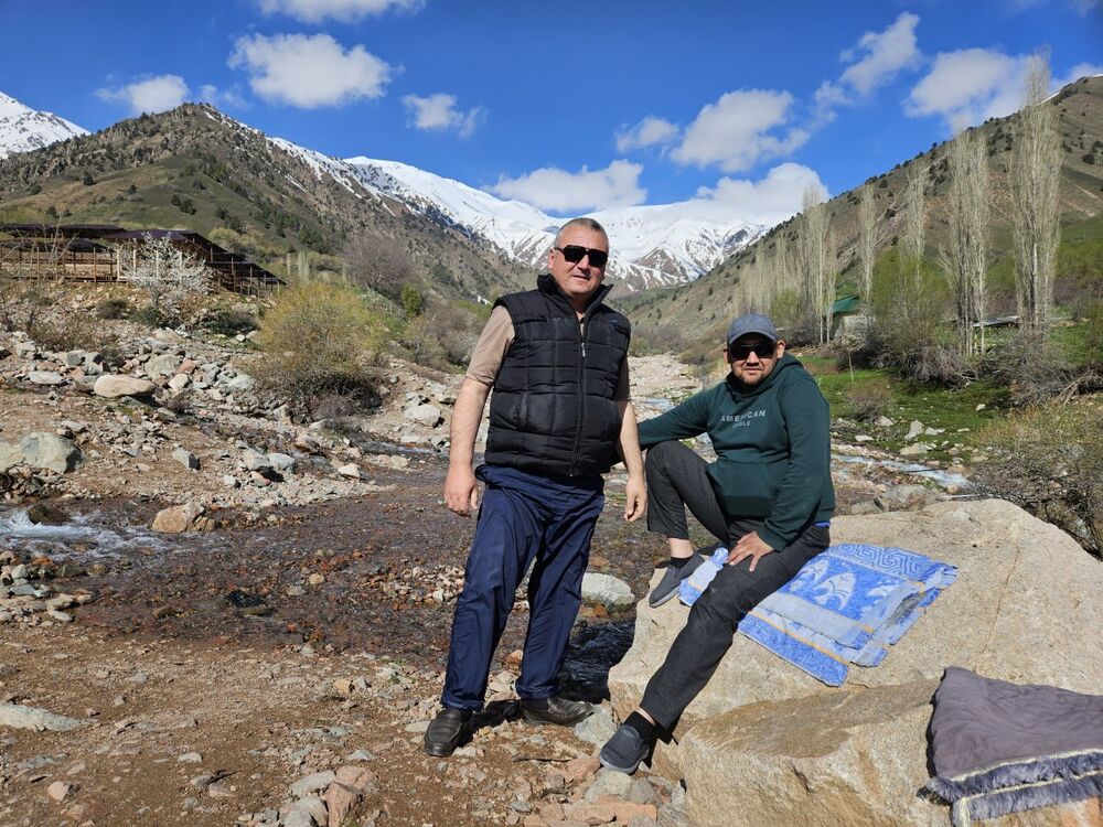  43812362  Azizbek, 42 ,    -