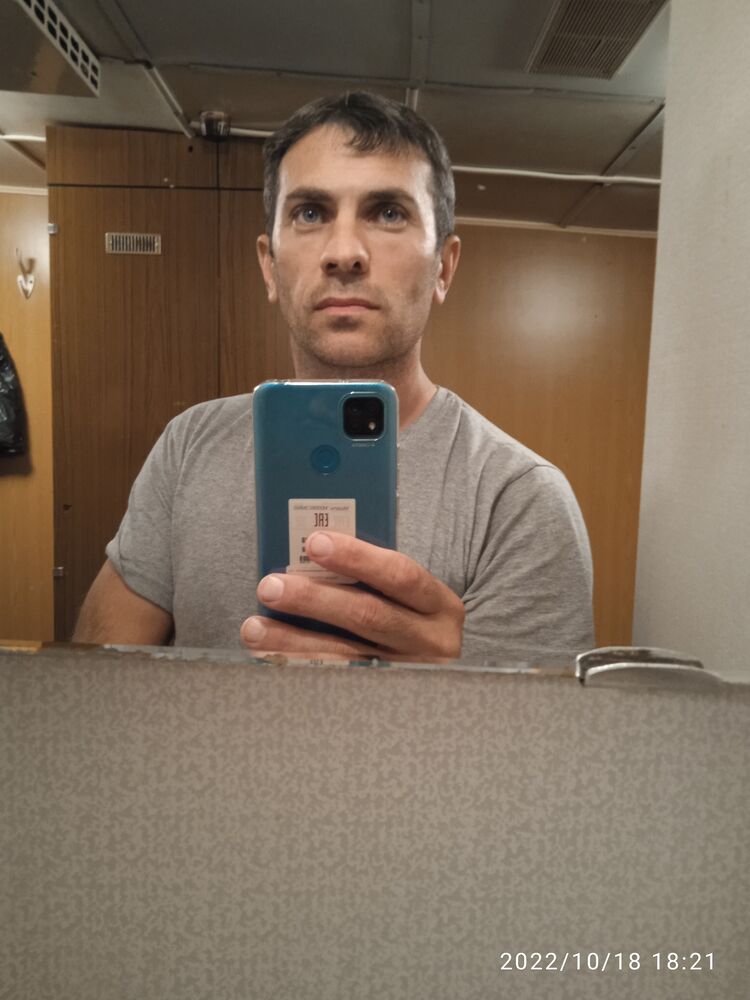  30456242  Pavel, 42 ,    