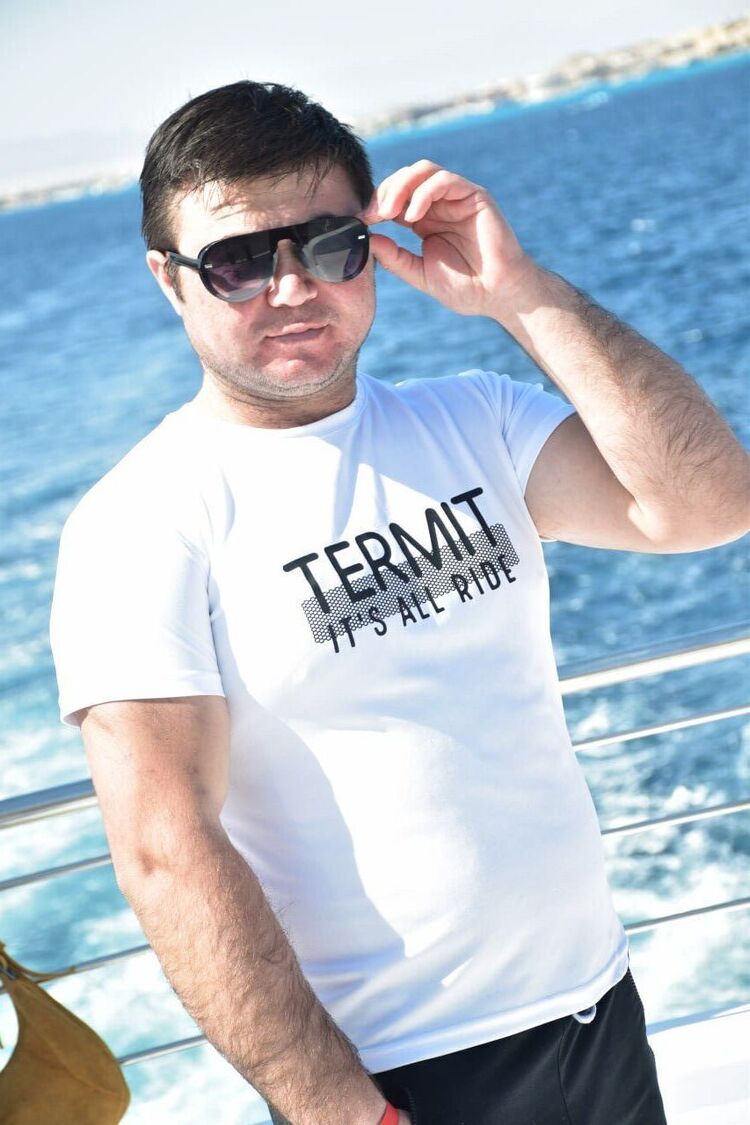  49828292  Sharafdzhon, 33 ,    