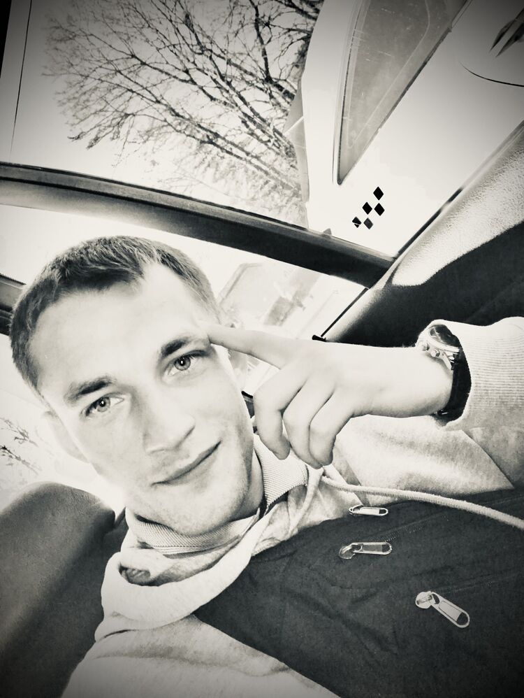  51263692  Alessandr, 28 ,    
