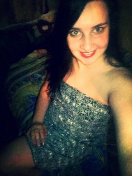  ,   Elena, 32 ,  