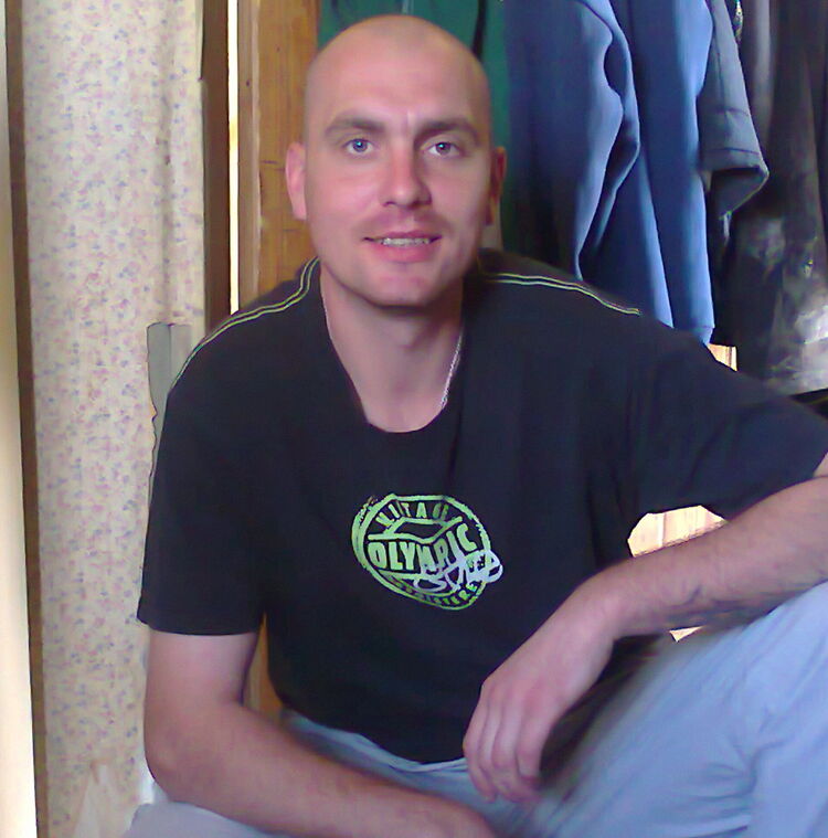  5579762  Bogdan, 39 ,    
