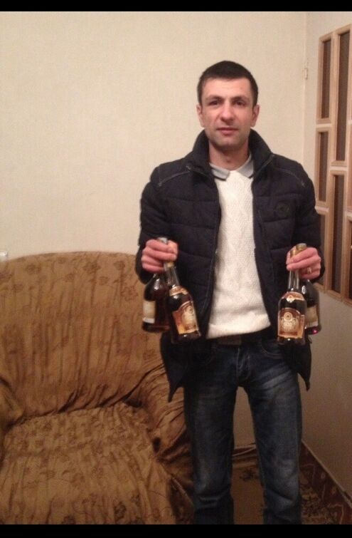  ,   Armen, 38 ,   ,   