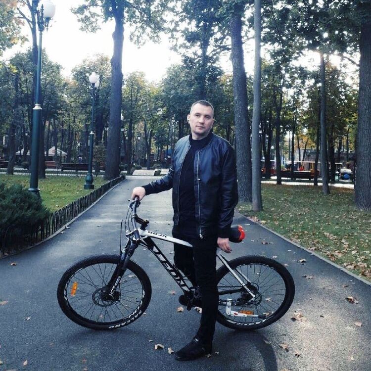  ,   Alex, 32 ,   ,   