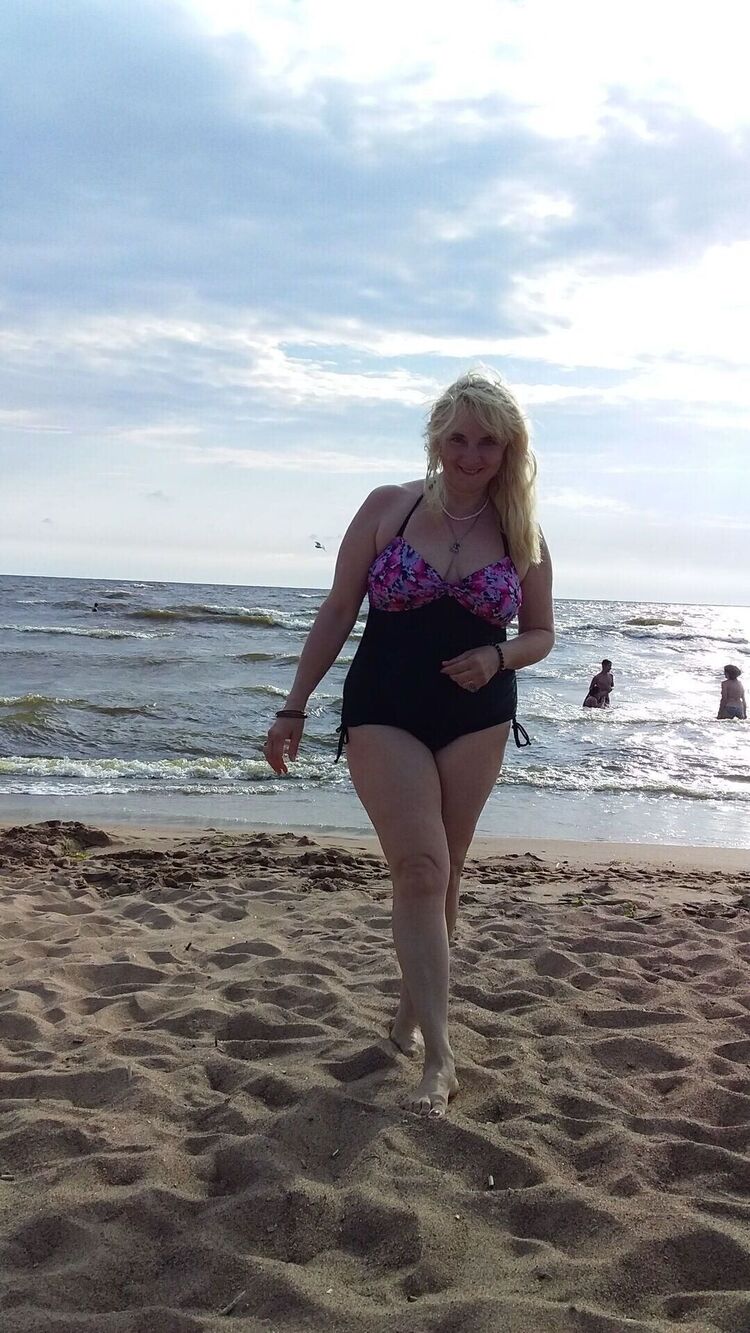  -,   Anna, 58 ,   ,   