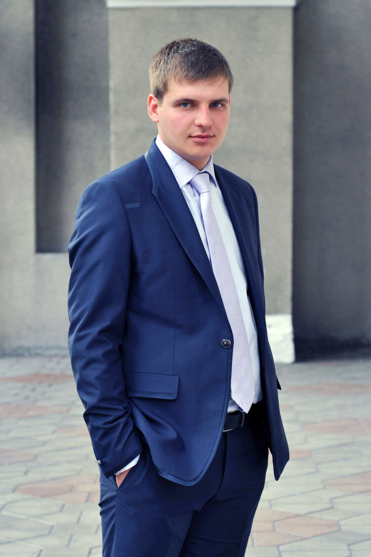  ,   Maxim, 39 ,   
