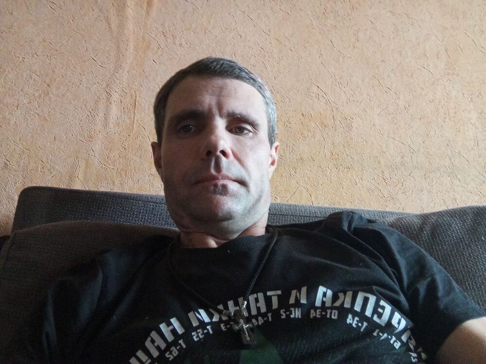  46848042  , 37 ,    