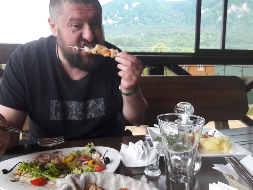  51080912  Vladimir, 46 ,    -
