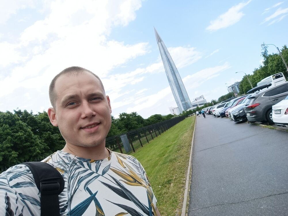  28784892  Konstantin, 33 ,    