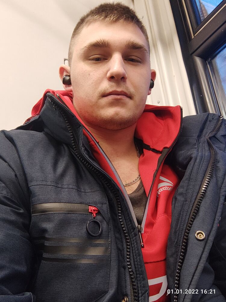  27174382  Ivan, 27 ,    
