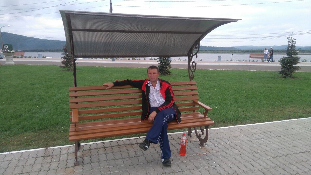 --,   , 42 ,  