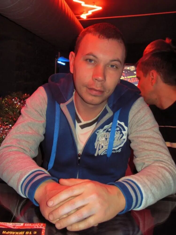  52984632  Aleksei, 39 ,    