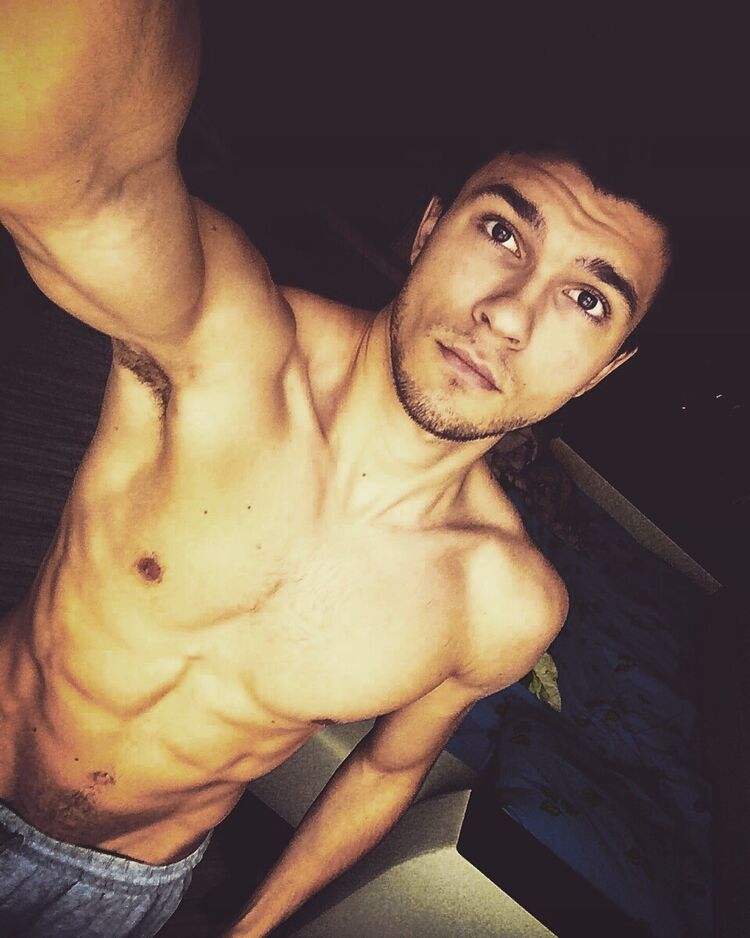  ,   Alex, 31 ,   