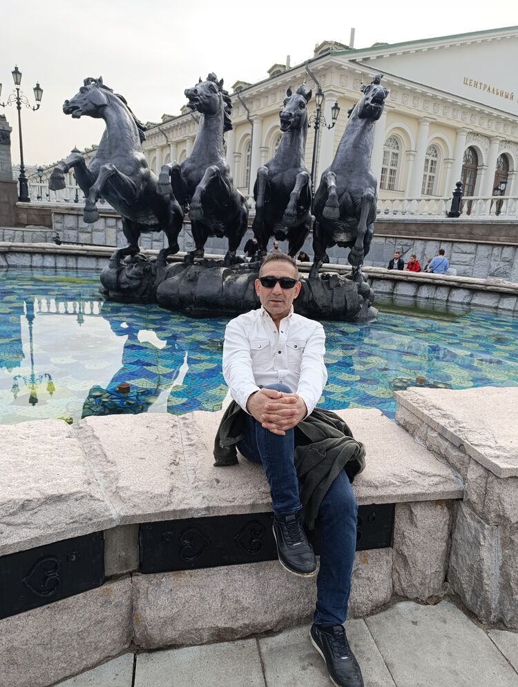  ,   Mutlu, 47 ,   ,   