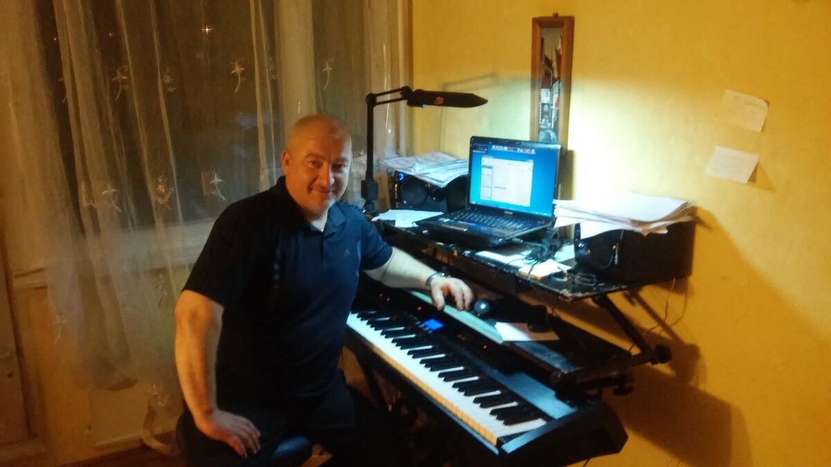  14708542  Erik, 57 ,    