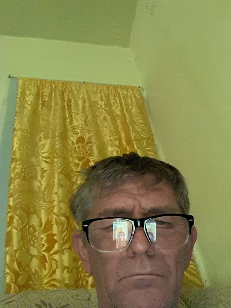  12601592  Oleg, 62 ,    