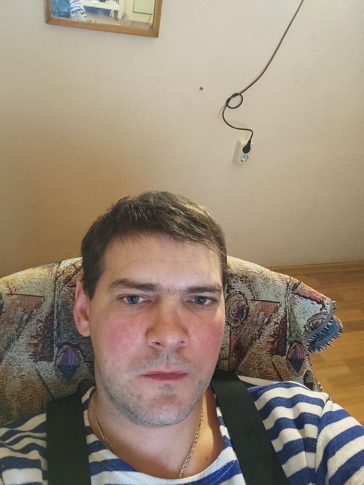  33724102  Ruslan, 38 ,    