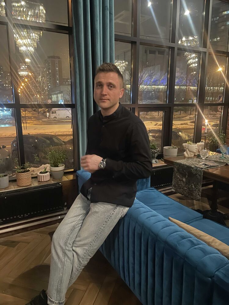  ,   Nik, 35 ,   ,   