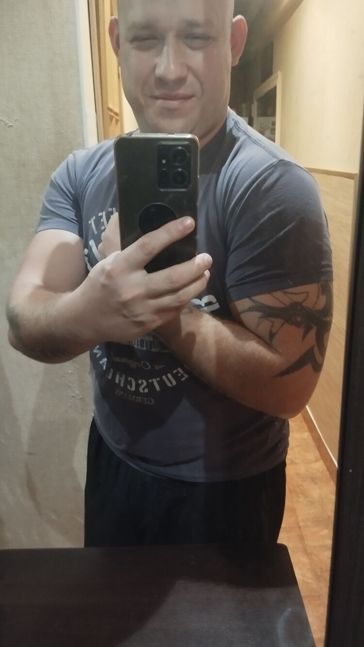  51325852  Kostja, 35 ,    Hong Kong