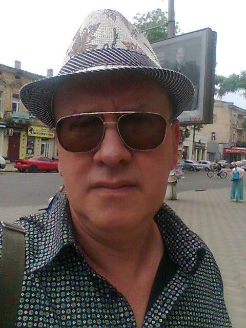  12640612  Hot Man, 53 ,    