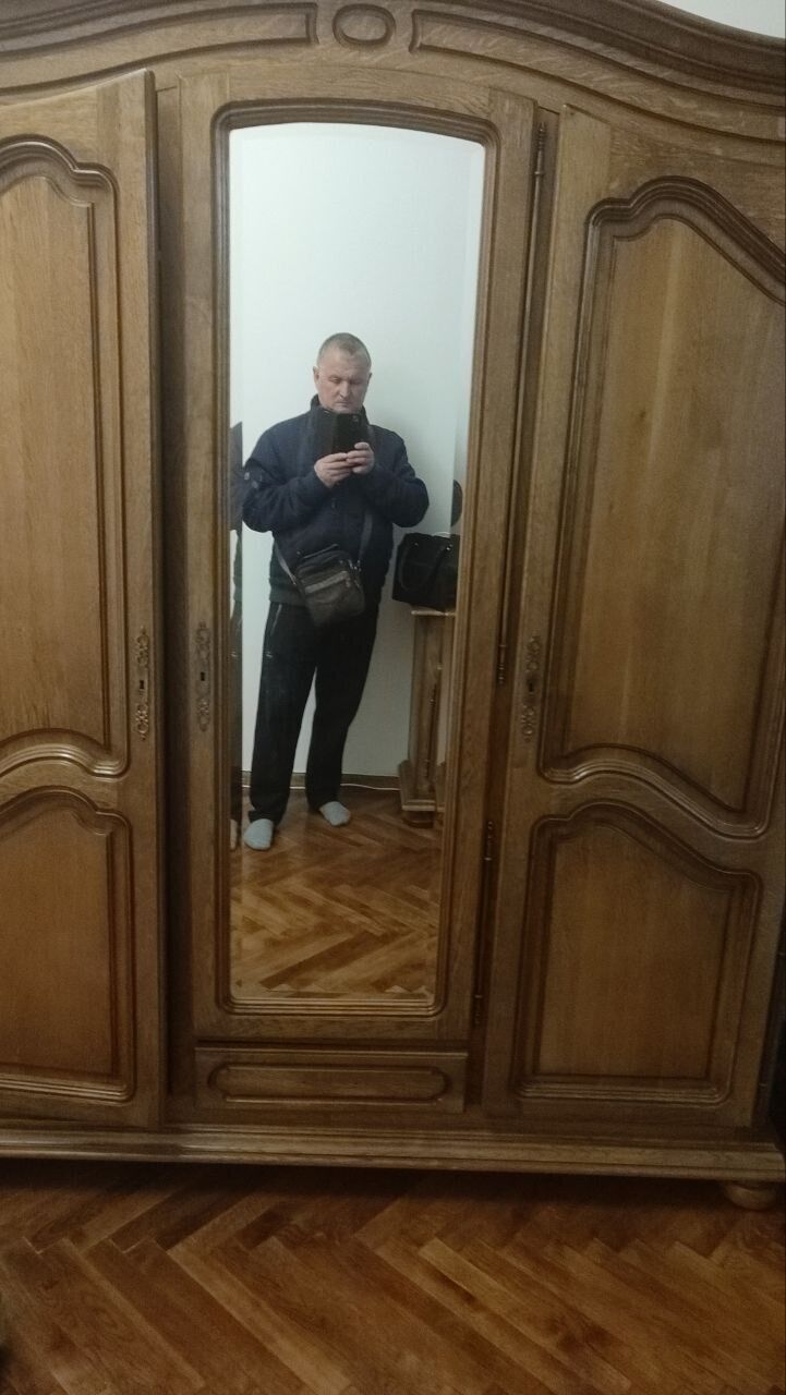 42873582  , 43 ,    